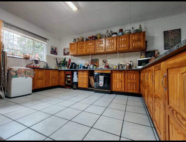 2 BEDROOM TOWNHOUSE FOR SALE IN THREE RIVERS